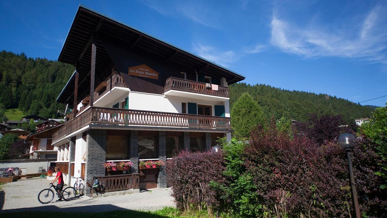 Les Dents Blanches Hostel Morzine Buitenkant foto