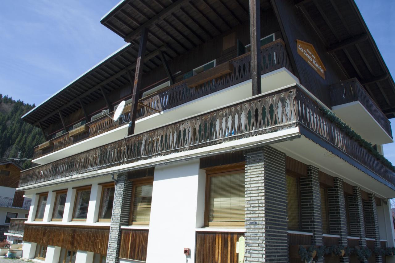 Les Dents Blanches Hostel Morzine Buitenkant foto